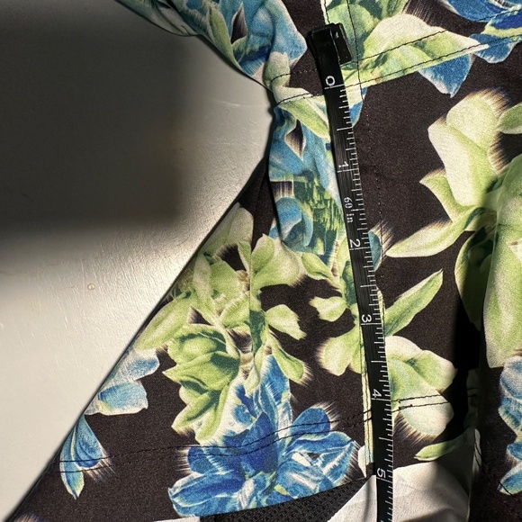 NWOT Good Man Brand Havana Floral Swim Trunks - Size Small - Picture 8 of 9